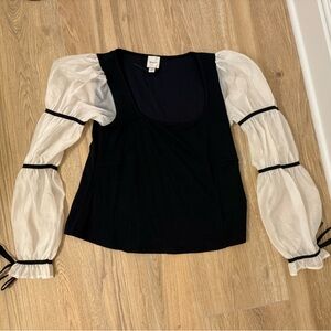 Anthropologie black and white detailed arm blouse